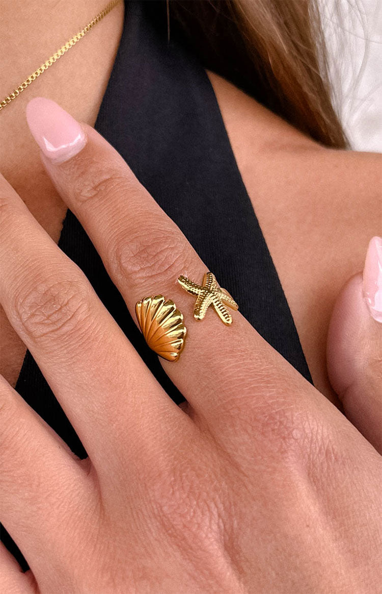 Aquaria Gold Seashell Ring Image