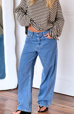 Levi's® Own it Stone Women's Baggy Dad Jeans Image