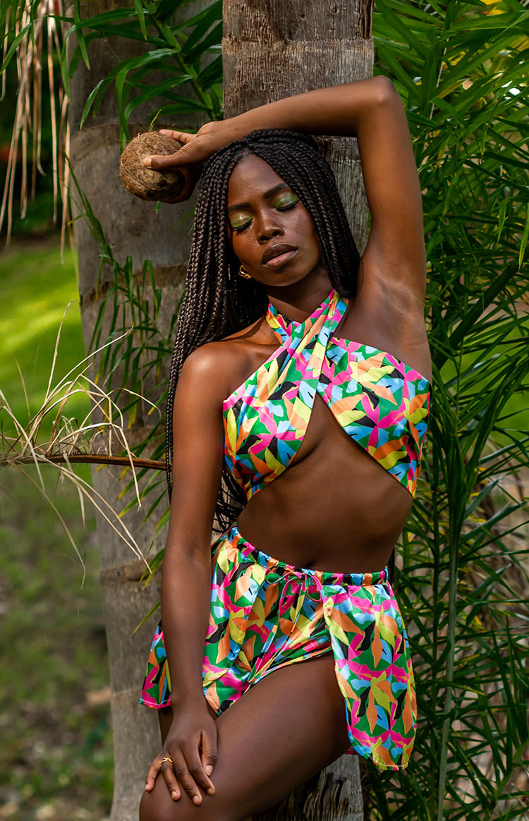 Danna Wrap Shorts Tropical Image